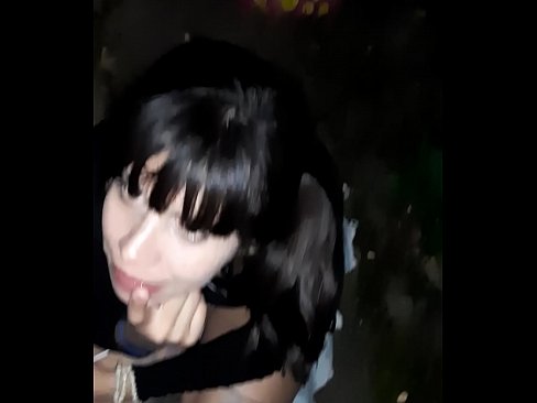 ❤️ 거리에서 사탕과 교환으로 부어오른 페니스 ❌ 포르노 비디오 우리 ko.porngipfy.ru